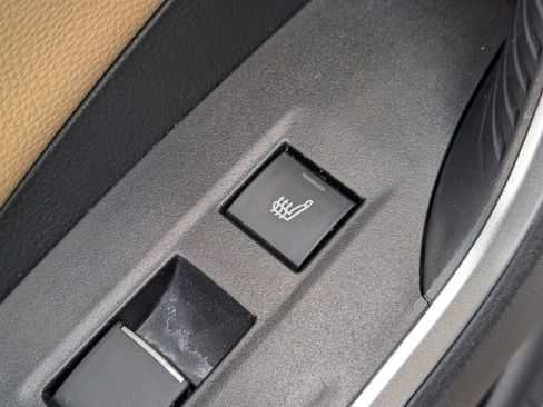 Used 2020 Toyota RAV4 Limited image 30