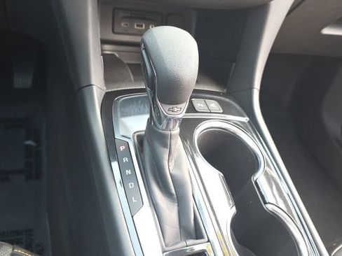 Used 2024 Chevrolet Equinox Premier FWD image 19