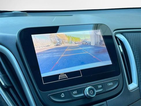 Used 2024 Chevrolet Malibu LT image 14