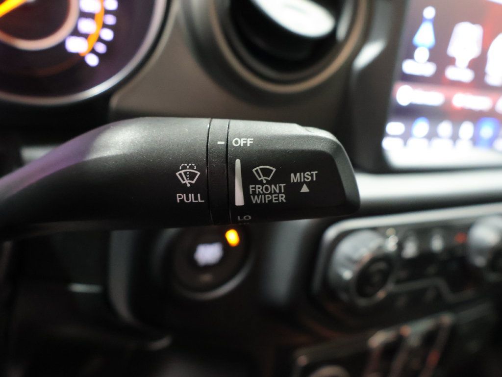 Used 2023 Jeep Gladiator Sport AWD/4WD image 35
