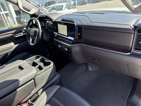 Certified 2025 GMC Sierra 1500 SLT image 13