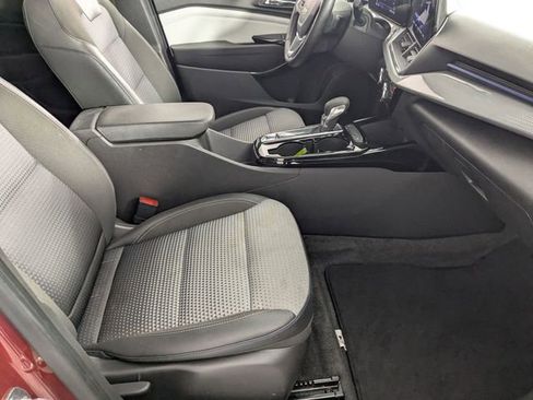 Used 2025 Chevrolet Trax LT w/ LT Convenience Package image 30