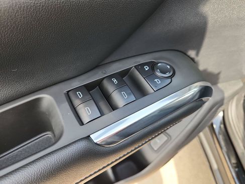 Certified 2025 Chevrolet Traverse LT FWD image 23