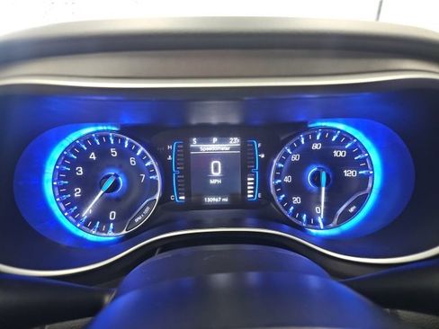 Used 2020 Chrysler Pacifica Touring-L image 27