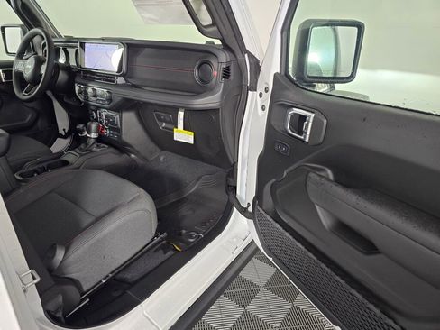 New 2026 Jeep Wrangler Unlimited Rubicon w/ Steel Bumper Group image 34