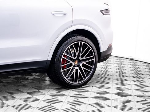 New 2026 Porsche Cayenne S AWD/4WD image 36