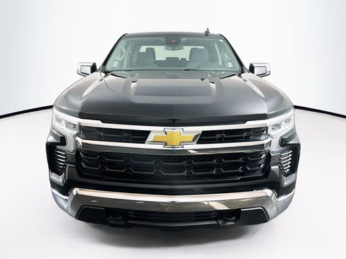 Used 2022 Chevrolet Silverado 1500 LT image 2