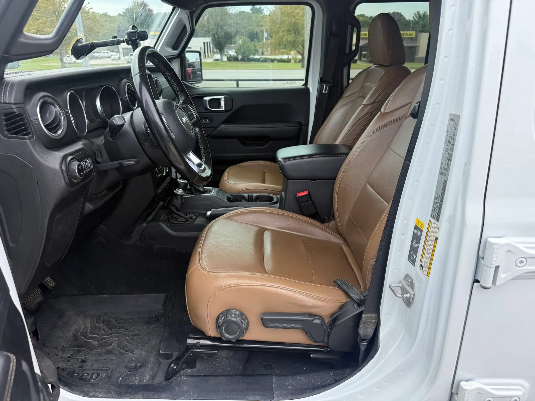 Used 2020 Jeep Gladiator Overland w/ Popular Equipment Package AWD/4WD image 6