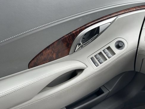 Used 2010 Buick LaCrosse CXL FWD image 39
