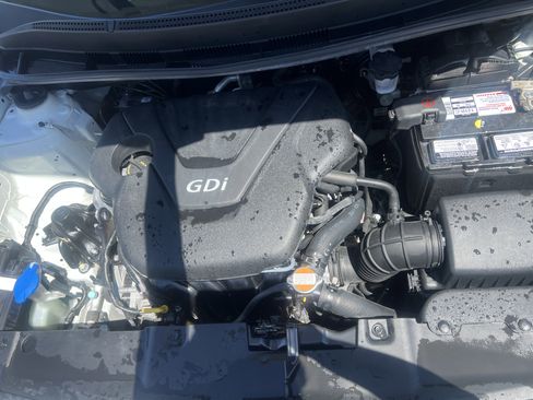 Used 2012 Hyundai Accent GS FWD image 15