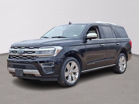 Used 2023 Ford Expedition Platinum image 3