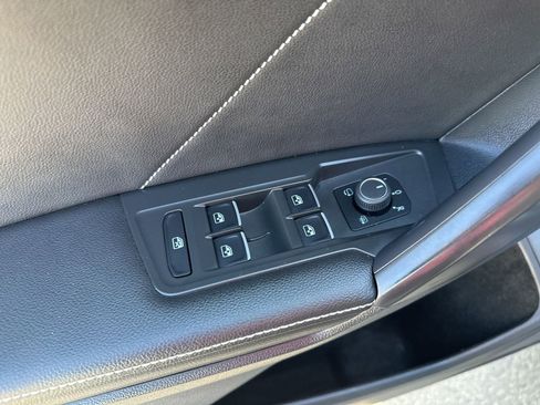 Certified 2023 Volkswagen Tiguan SEL R-Line image 19