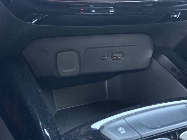 Used 2026 Chevrolet Trax LT FWD image 18