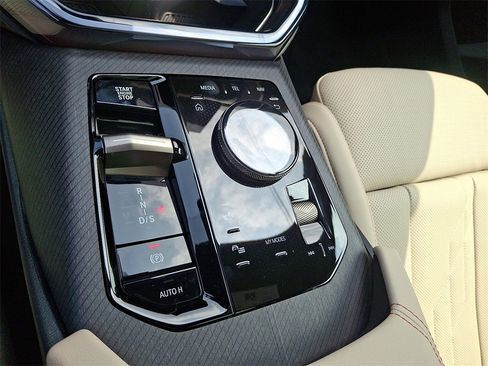 Used 2025 BMW X3 xDrive30i w/ Premium Package image 12