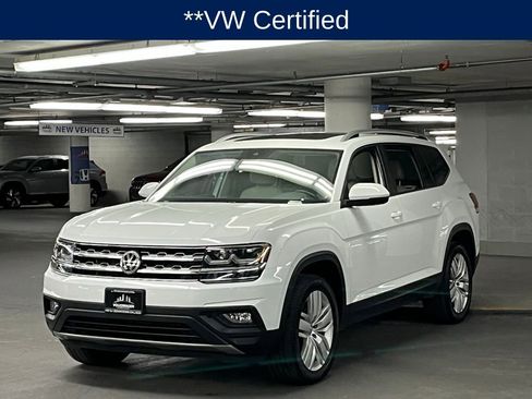 Certified 2019 Volkswagen Atlas SE w/ Panoramic Sunroof Package image 3