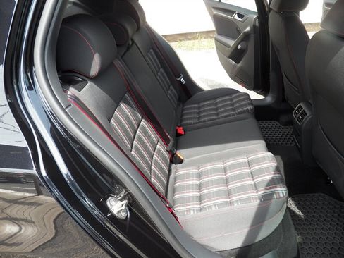 Used 2013 Volkswagen Golf 4-Door FWD image 13
