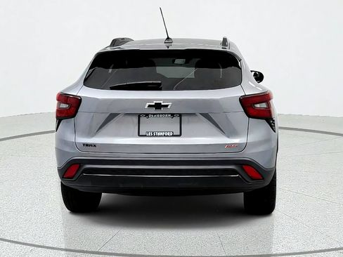 Certified 2024 Chevrolet Trax RS w/ Sunroof Package FWD image 4