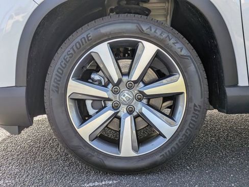 Used 2025 Honda Pilot Elite image 13