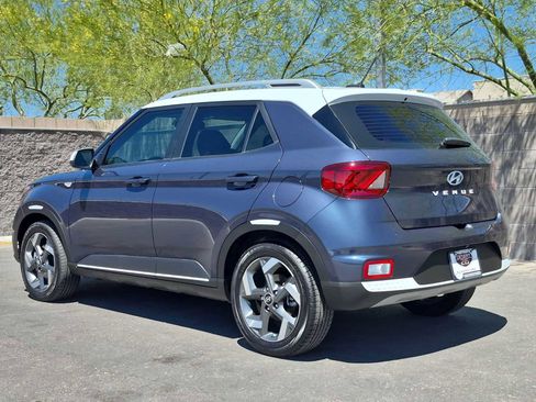 Used 2024 Hyundai Venue Limited FWD image 7