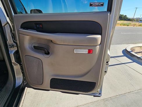 Used 2002 Chevrolet Avalanche 2WD w/ Convenience Pkg image 22