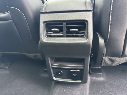 Used 2024 Ford Edge SEL w/ Convenience Package image 16