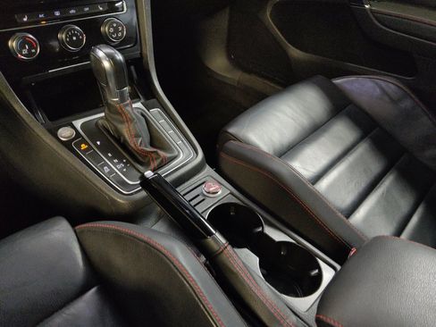 Used 2015 Volkswagen GTI SE FWD image 26