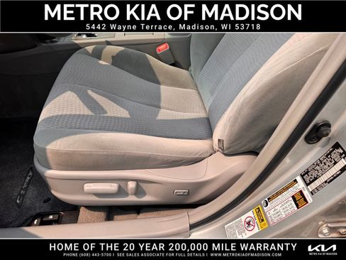 Used 2011 Toyota Camry LE FWD image 13