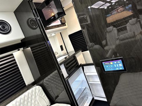 Used 2024 Mercedes-Benz Sprinter 3500 image 30