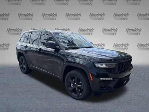 New 2025 Jeep Grand Cherokee Limited w/ Black Appearance Package image 2