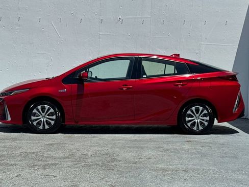 Used 2020 Toyota Prius Prime XLE FWD image 6