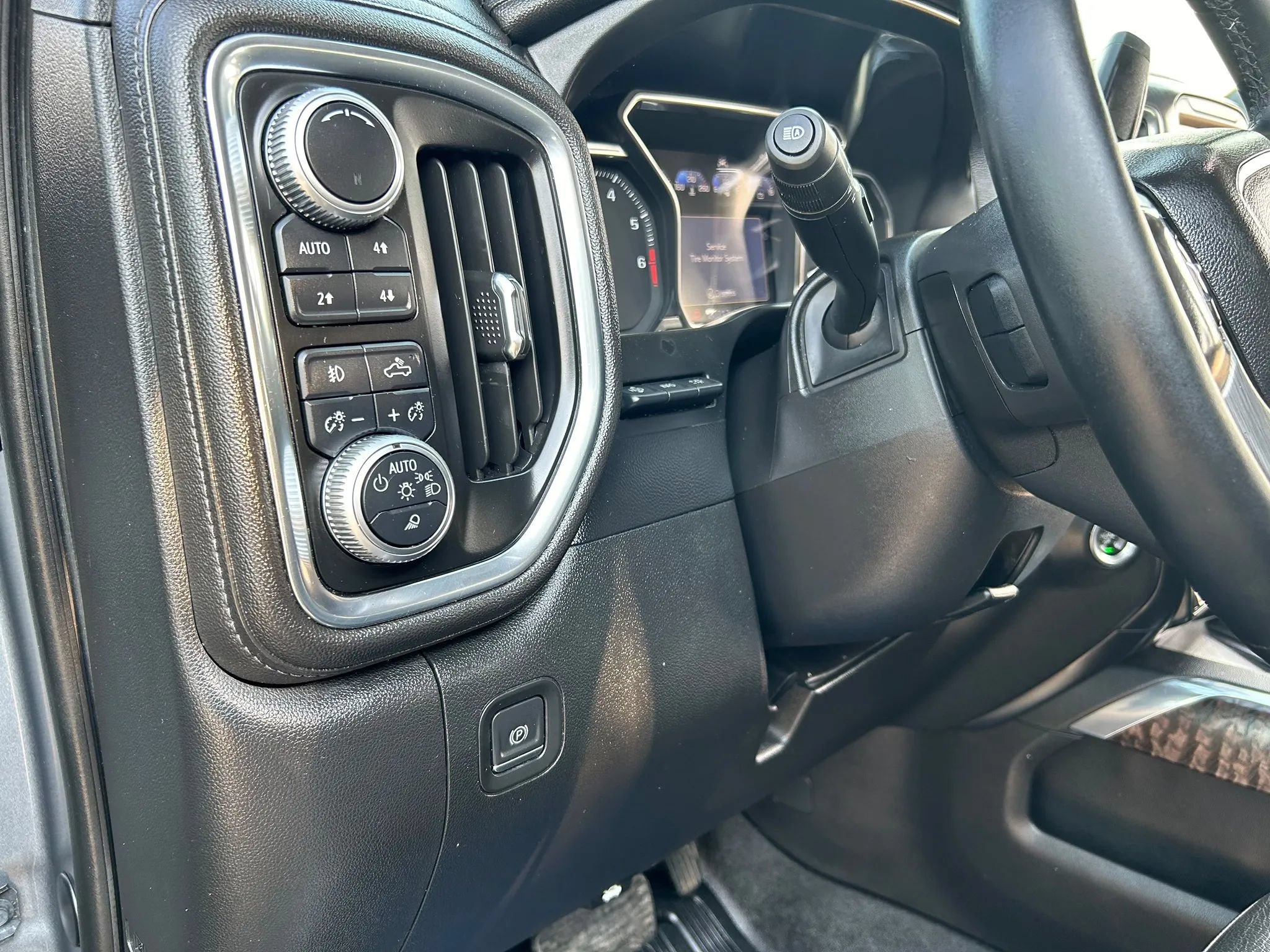 Used 2019 GMC Sierra 1500 Denali w/ Denali Ultimate Package AWD/4WD image 12