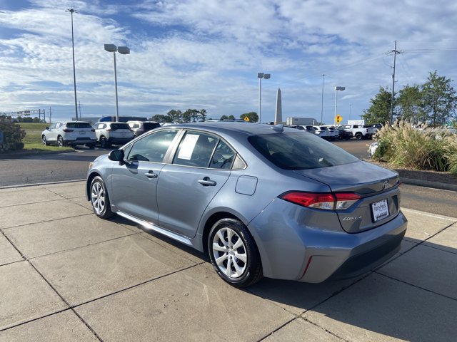 Used 2025 Toyota Corolla LE FWD image 7