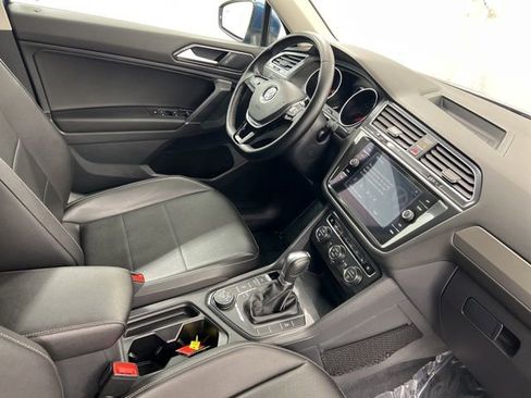 Used 2018 Volkswagen Tiguan SE w/ Front Fog Lights Package image 25