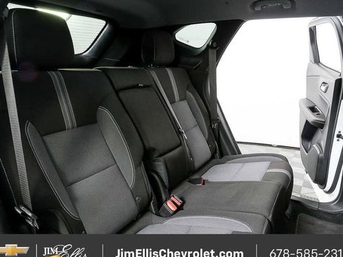 Certified 2025 Chevrolet Blazer LT FWD image 19