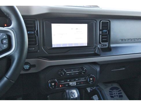 Used 2023 Ford Bronco Wildtrak image 15