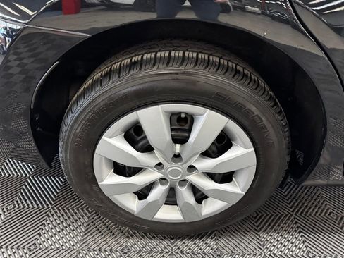 Used 2016 Toyota Corolla LE FWD image 19