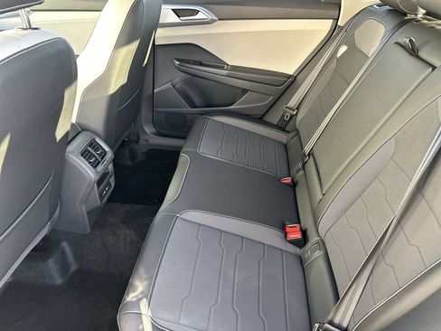 New 2026 Volkswagen Taos SE FWD image 13