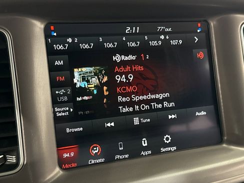 Used 2023 Dodge Charger SXT image 3