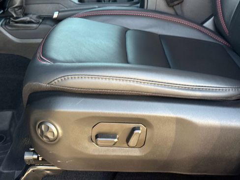 Certified 2025 Jeep Gladiator Rubicon w/ Safety Group image 21