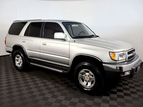 Used 1999 Toyota 4Runner SR5 AWD/4WD image 5