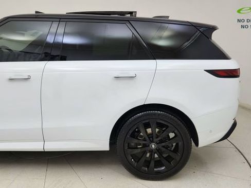 Used 2023 Land Rover Range Rover Sport SE Dynamic image 10