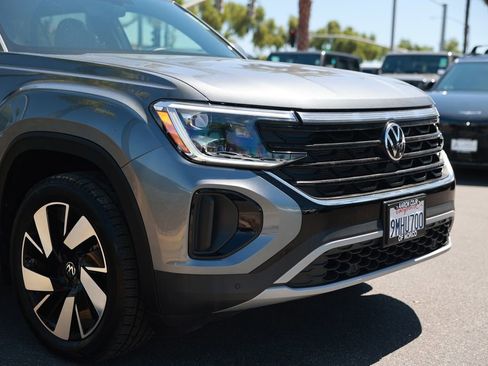 Used 2024 Volkswagen Atlas Cross Sport SE FWD image 7