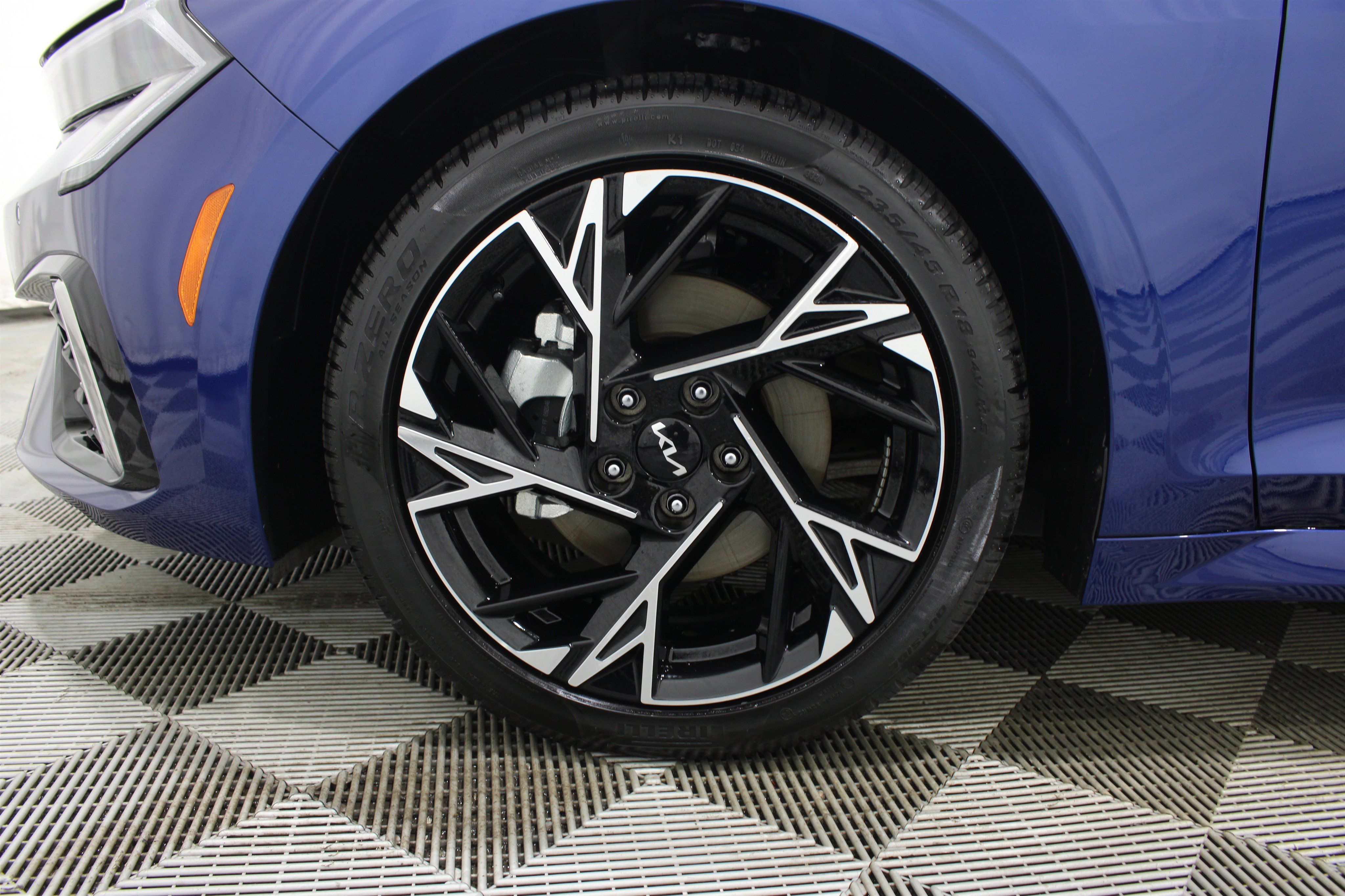 Used 2025 Kia K5 GT-Line w/ GT-Line Premium Package FWD image 36