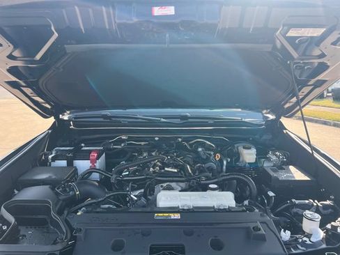 Used 2025 Toyota Tacoma Limited AWD/4WD image 17