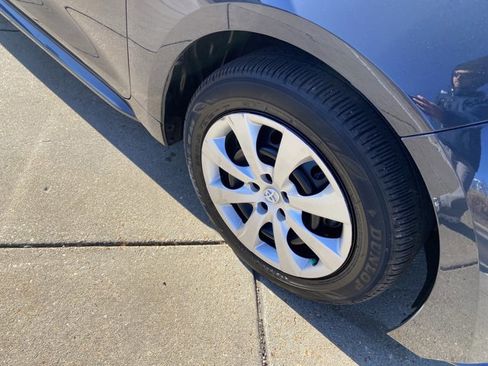 Used 2024 Toyota Corolla LE image 31