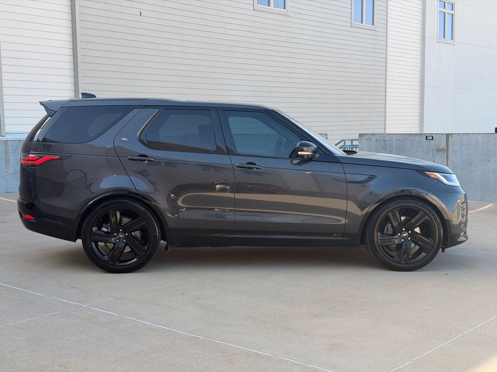 Used 2021 Land Rover Discovery HSE R-Dynamic AWD/4WD image 8
