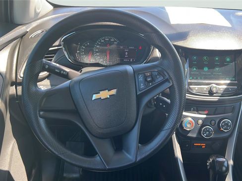 Used 2019 Chevrolet Trax LS AWD/4WD image 11