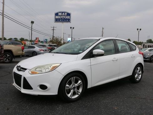 Used 2014 Ford Focus SE image 1