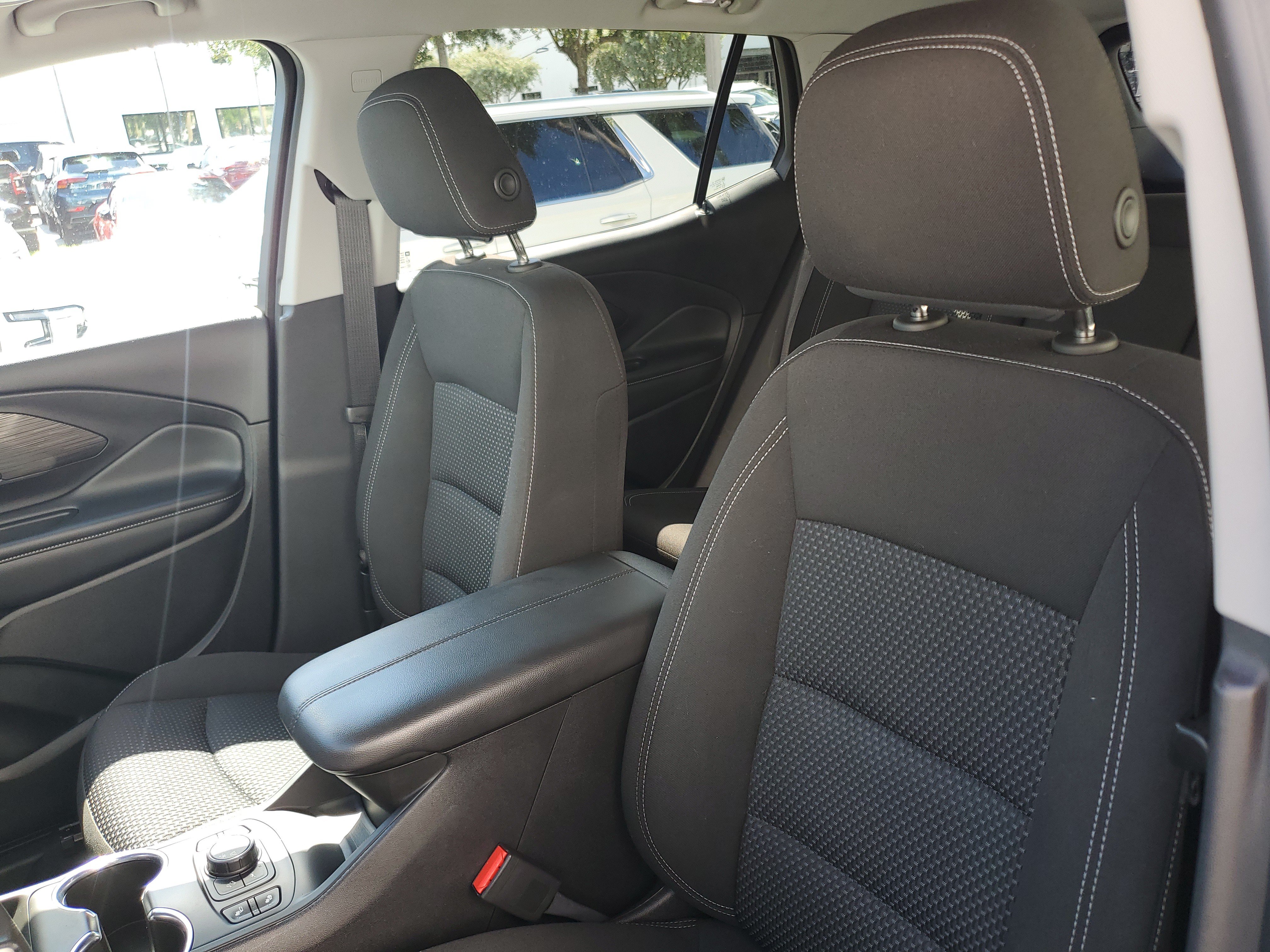 Used 2024 GMC Terrain SLE w/ Driver Convenience Package FWD image 20