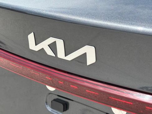 Used 2024 Kia Forte LXS FWD image 7